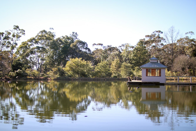 Dantosa Retreat Blue Mountains Lake House NSW