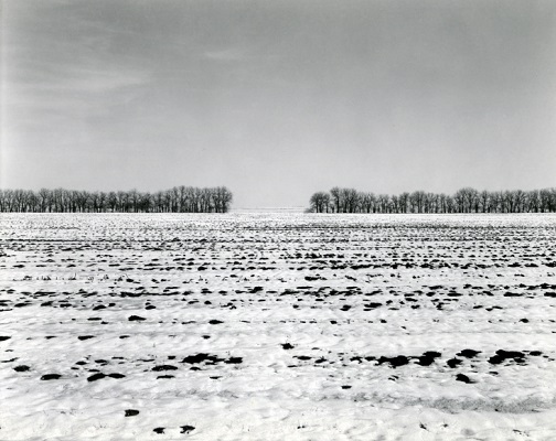 from "Illinois landscapes" - 1981 - photo by Rhondal Mckinney | black and white photography inspiration | landscapes | artSelecta from "Illinois landscapes" - 1981 - photo by Rhondal Mckinney | sad winter black and white photos | imagenes bellas de soledad y tristeza, fotos en blanco y negro bonitas
