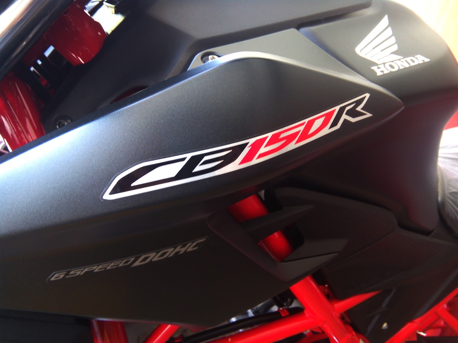 Galeri New Honda CB 150R Streetfire Raptor Black Galeri New Honda CB 150R Streetfire Raptor Black