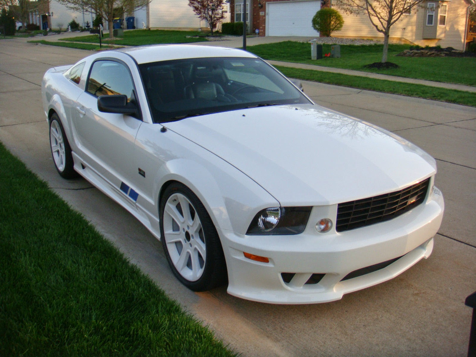 2005 Ford Mustang Saleen S281.