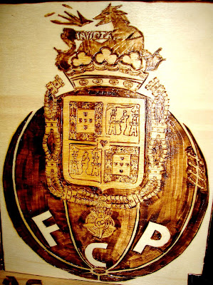 F.C. Porto em pirogravura