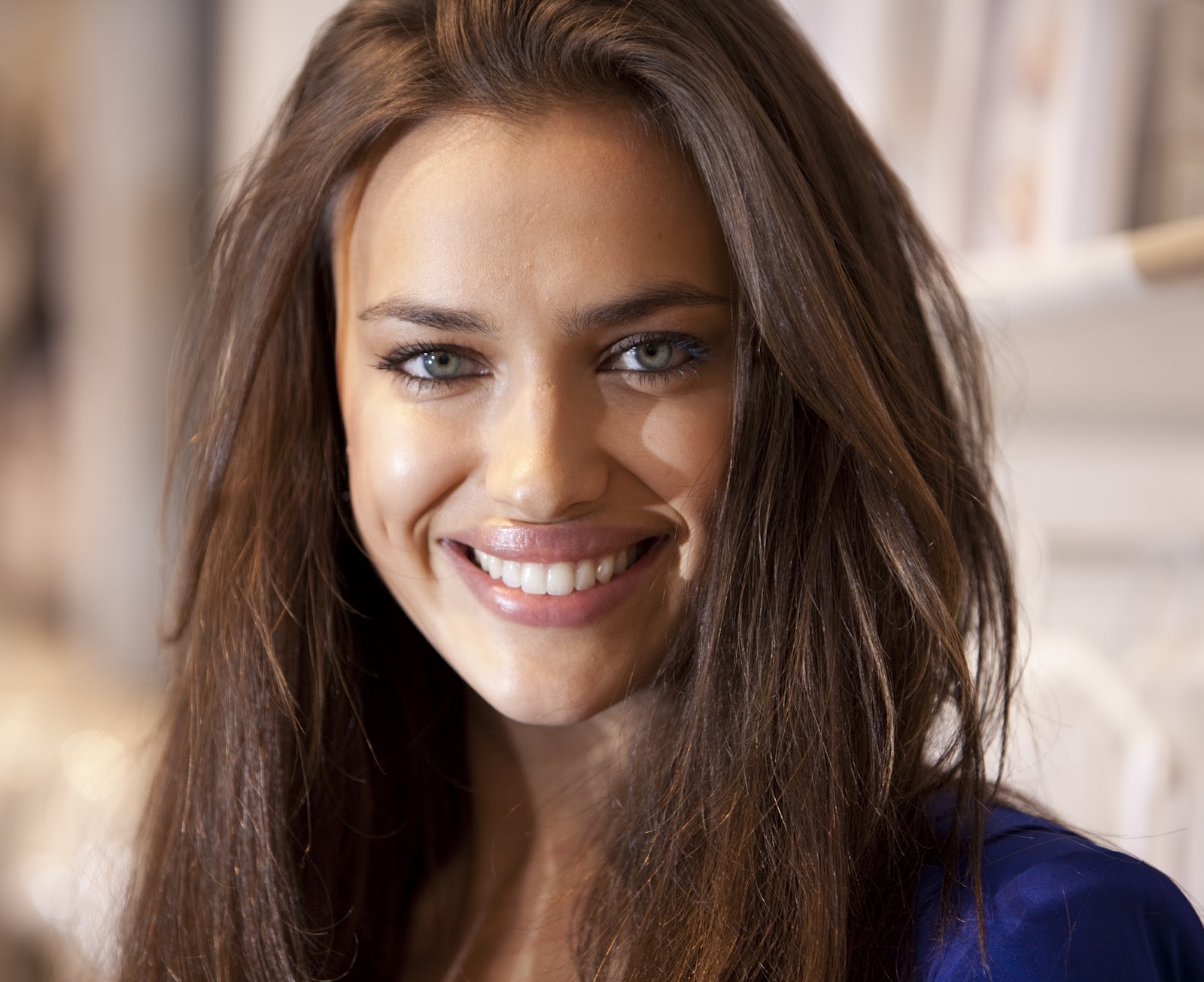 http://4.bp.blogspot.com/-sGxUKXuWjp4/T5gasevWq5I/AAAAAAAAAmI/KHDWsWuSN1Y/s1600/LNP_IRINA_SHAYK_INTIMISSIMI_RBW12.jpg