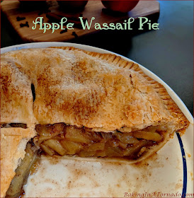 Add another layer of flavors to a holiday favorite, Apple Wassail Pie adds the flavors of the hot drink to your apple pie. | Recipe developed by www.BakingInATornado.com | #recipe #dessert