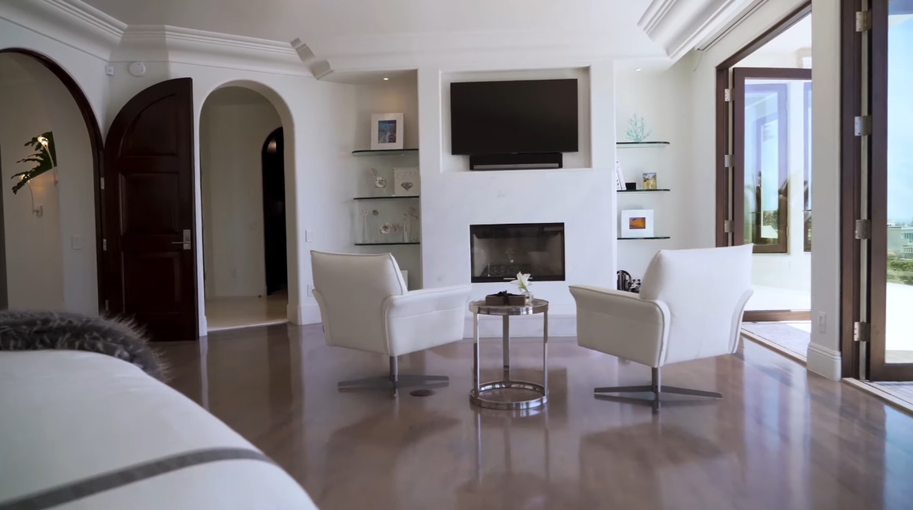 23 Photos vs. 5850 Camino de la Costa, La Jolla, CA vs. Luxury Home Interior Design Tour