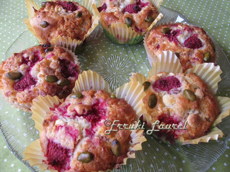 Erruki Laurel Muffins de chocolate blanco y frambuesas