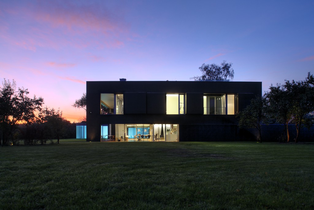 World of Architecture Amazing Architecture Safe House by KWK Promes