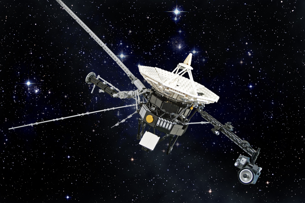 THE COSMOBSERVER VOYAGER 1 E 2 40 ANNI NELLO SPAZIO A