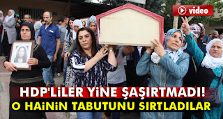 O hainin tabutunu sırtladılar