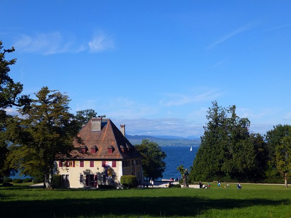 Yvoire Haute-Savoie bourg médiéval plus beau village de france lac léman domaine la chataignière
