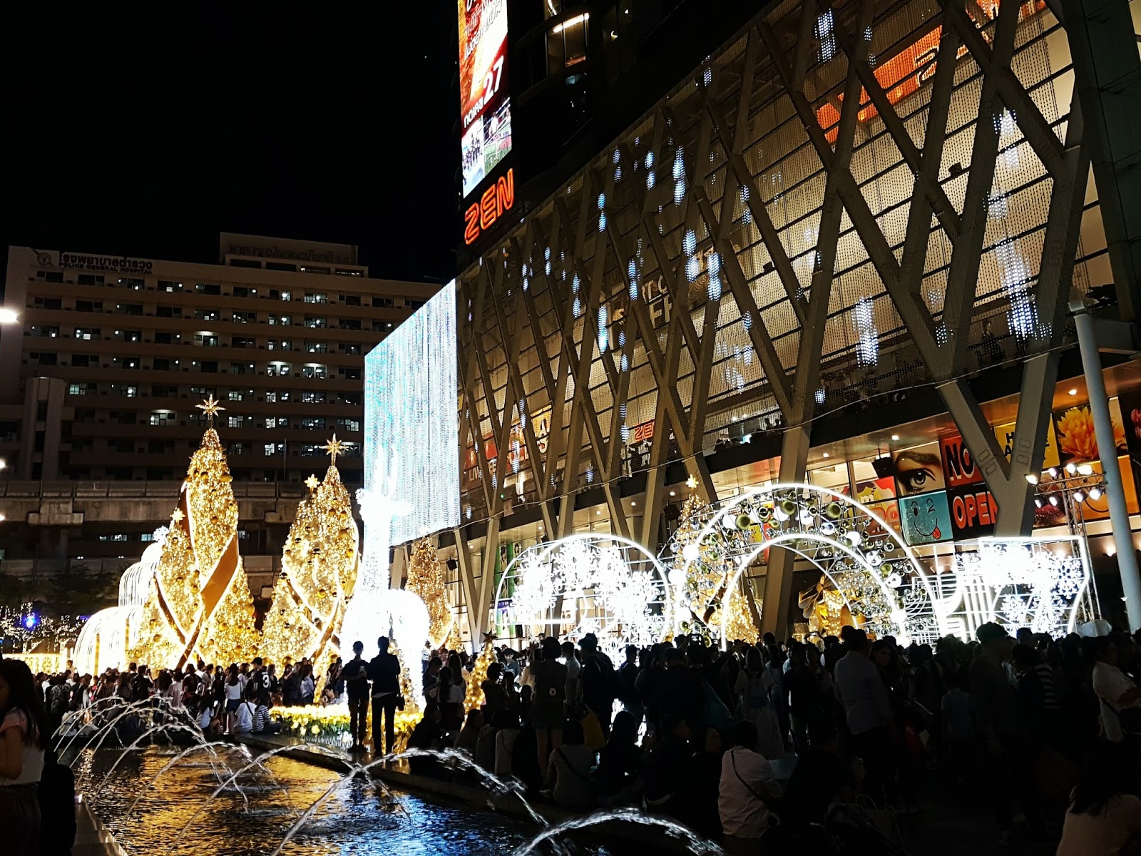 Places to visit in bangok central world