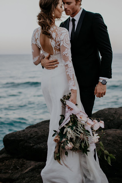 WEDDING VENUE WATERFRONT TWEED HEADS FLORALS WEDDING GOWN AUSTRALIAN DESIGNER IVY ROAD PHOTOGRAPHY
