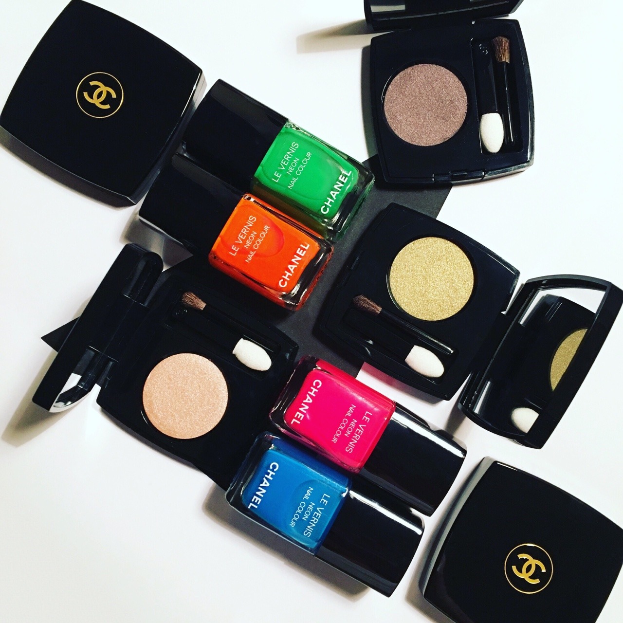 The Beauty Cove PRIMAVERA ESTATE 2017 • CHANEL MAKEUP • NEON WAVE