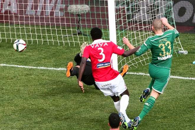 Αντίδραση με τρίμπαλο!