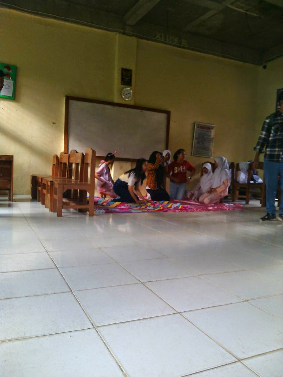 Naskah Drama 15 Orang Komedi Belajar