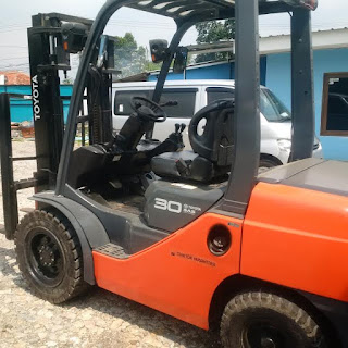 dijual forklift bekas siap pakai