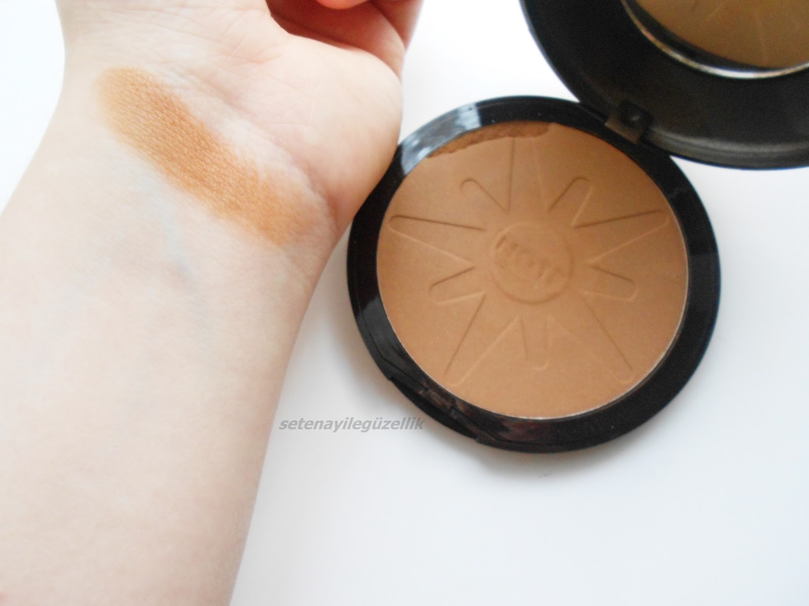 Note Bronzing Powder