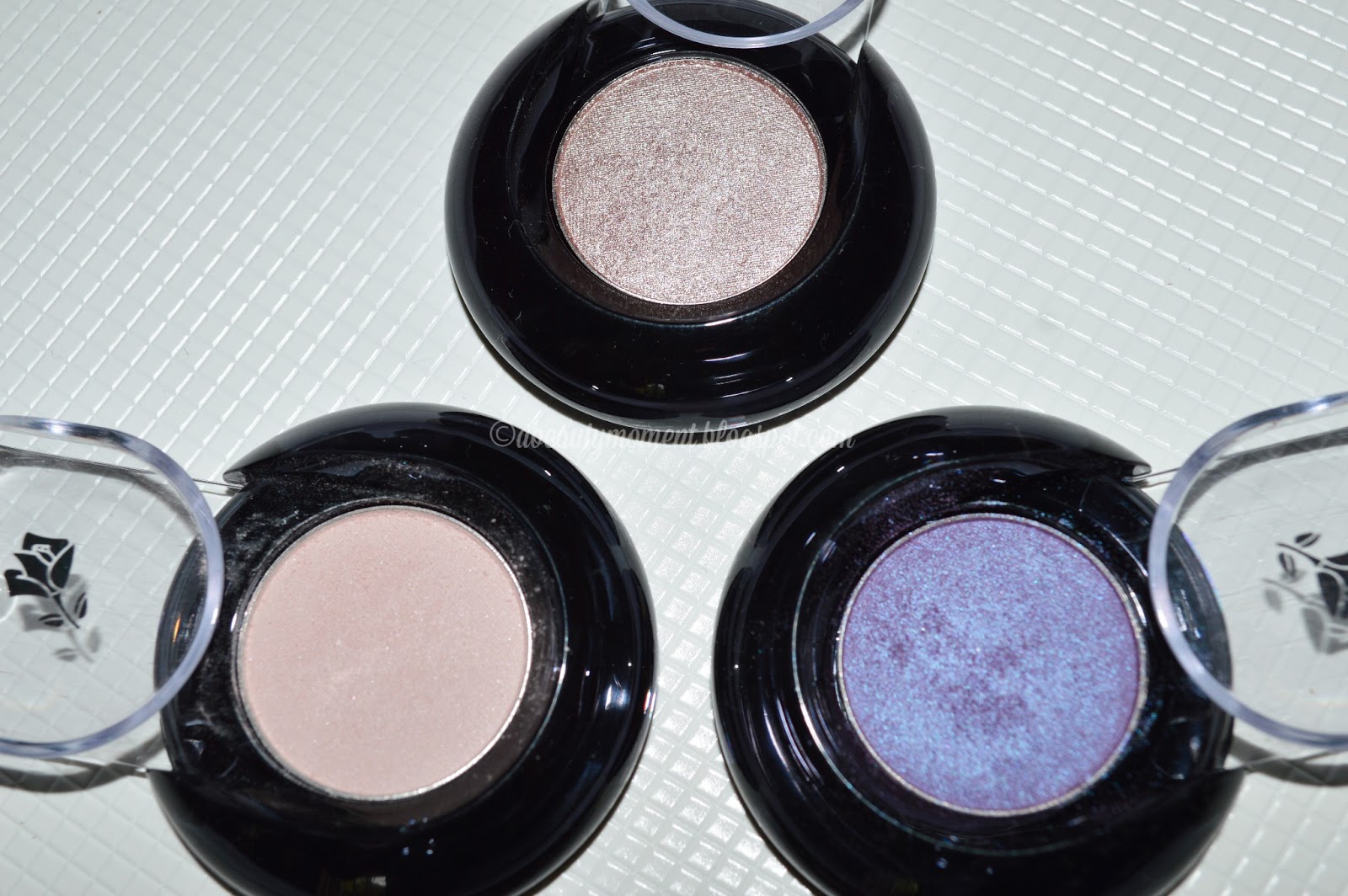 A Beauty Moment Color Design Sensational Effects Eye Shadows