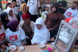 Khofifah Sapa Pedagang Pasar Madyapuro Kota Malang 