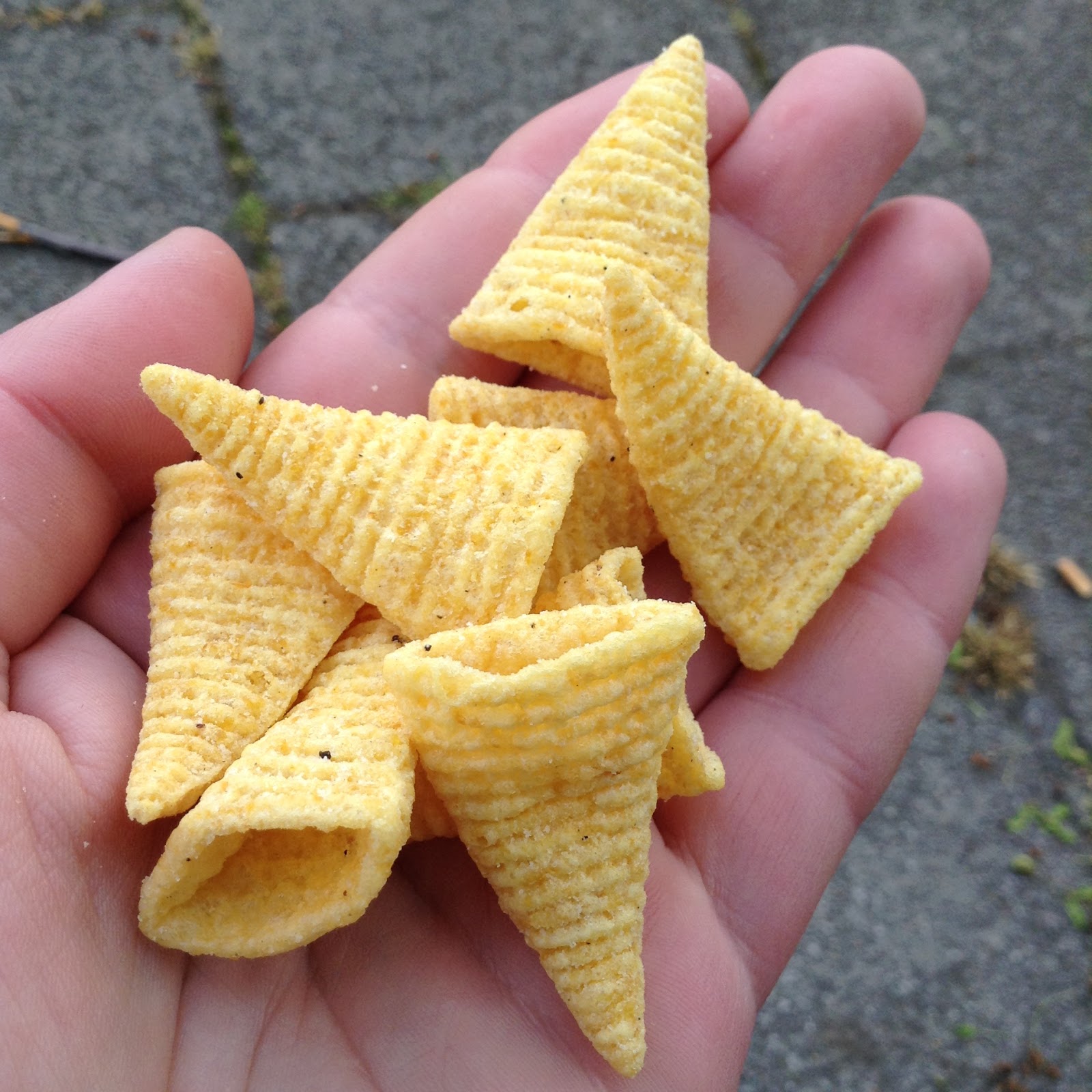 Walkers Bugles Sour Cream & Black Pepper Review