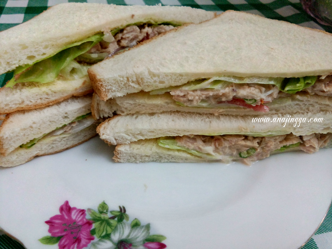 Sandwich Tuna Untuk Sarapan anajingga