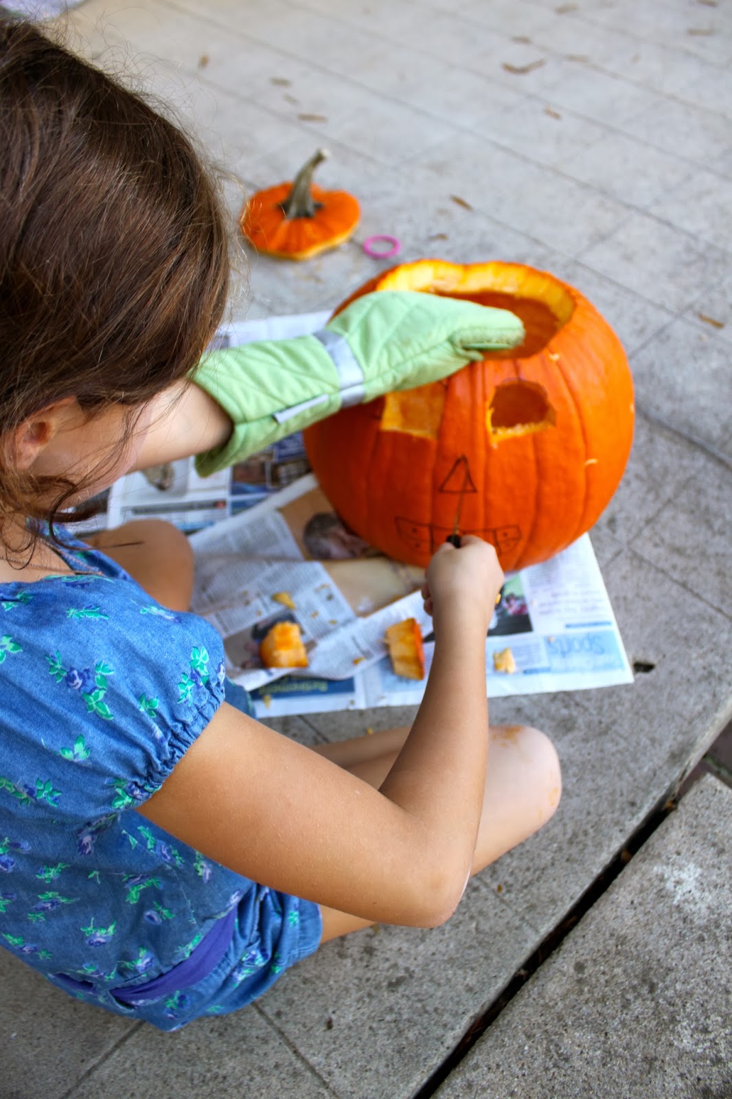 Pumpkin Carving Play Date + Pumpkin Seed Recipe SourJones Squeeze