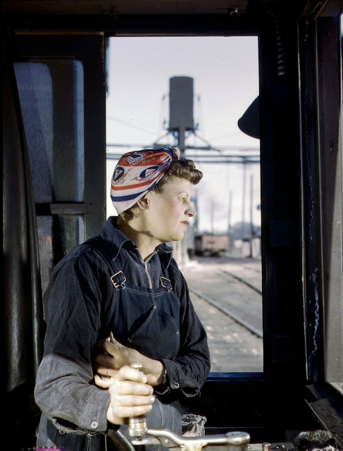wwii-railroad-women-8.jpg