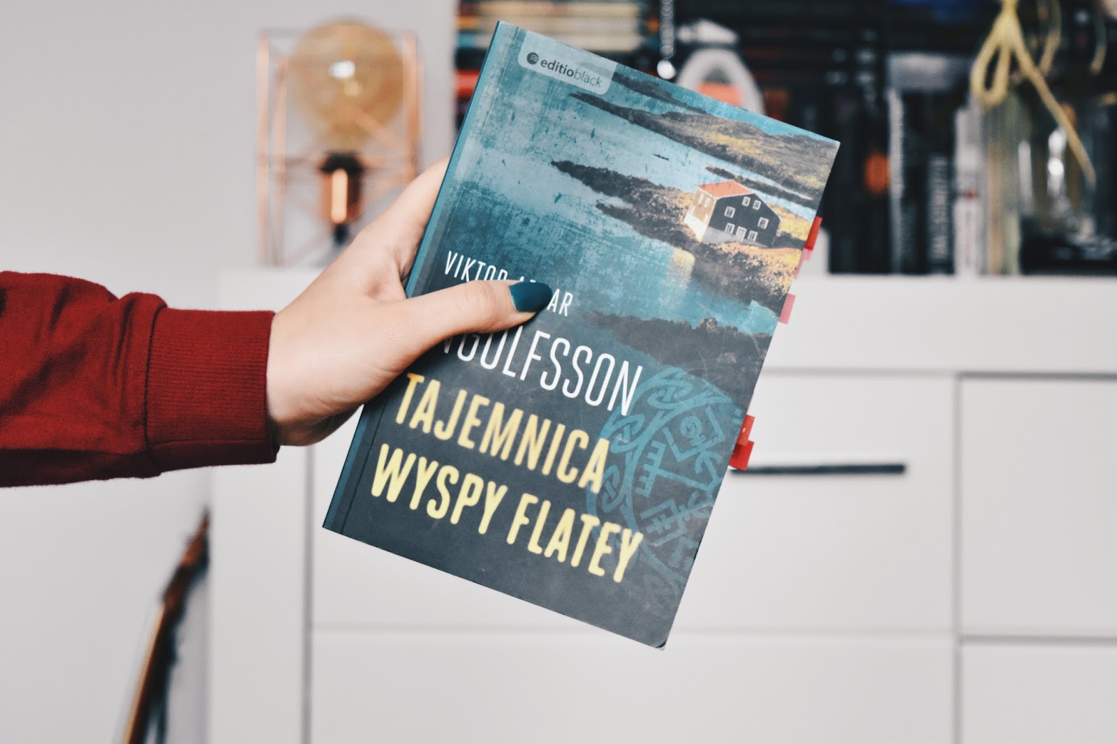 Tajemnica wyspy Flatey, fajny kryminał, lekki kryminał, wikingowie, mitologia nordycka,Editio black