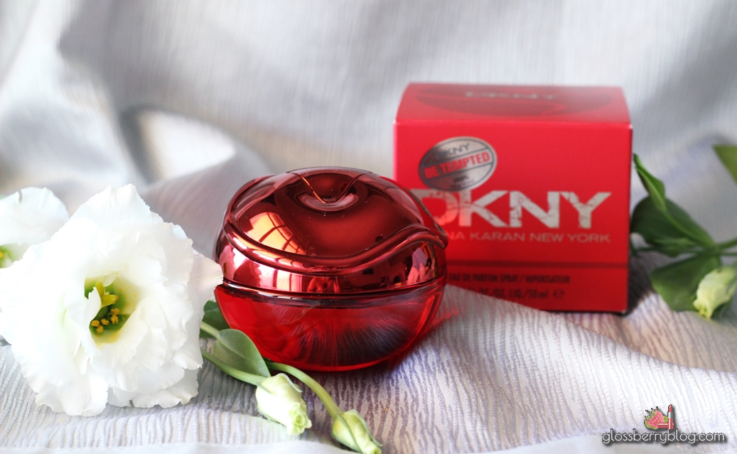 DKNY PERFUME BE TEMPTED perfume review בושם דונה קארן גלוסברי בלוג איפור וטיפוח