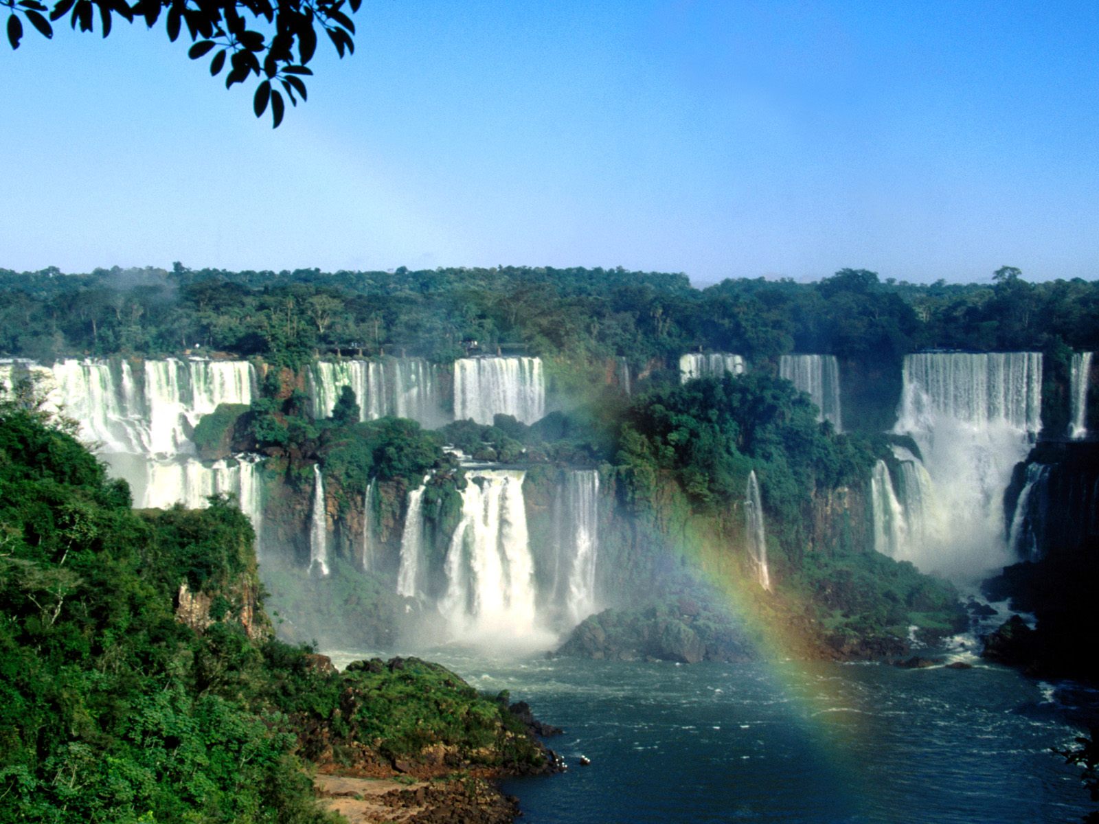 http://4.bp.blogspot.com/-sLhw8VDlKqc/ThD3zSeds2I/AAAAAAAAiYo/-XKt01b7zZk/s1600/Iguazu-Falls-Brazil.jpg