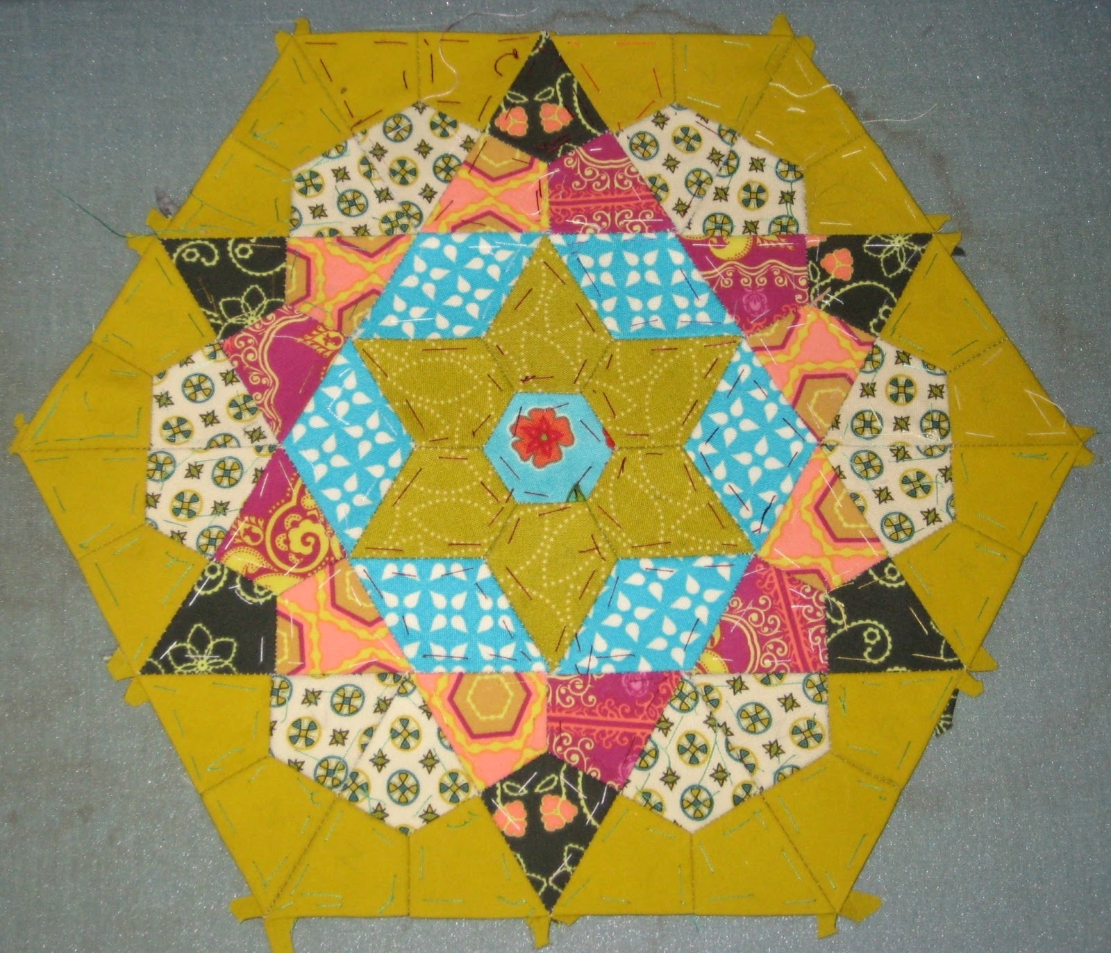 alimakes: Star Blossom Paper Piecing
