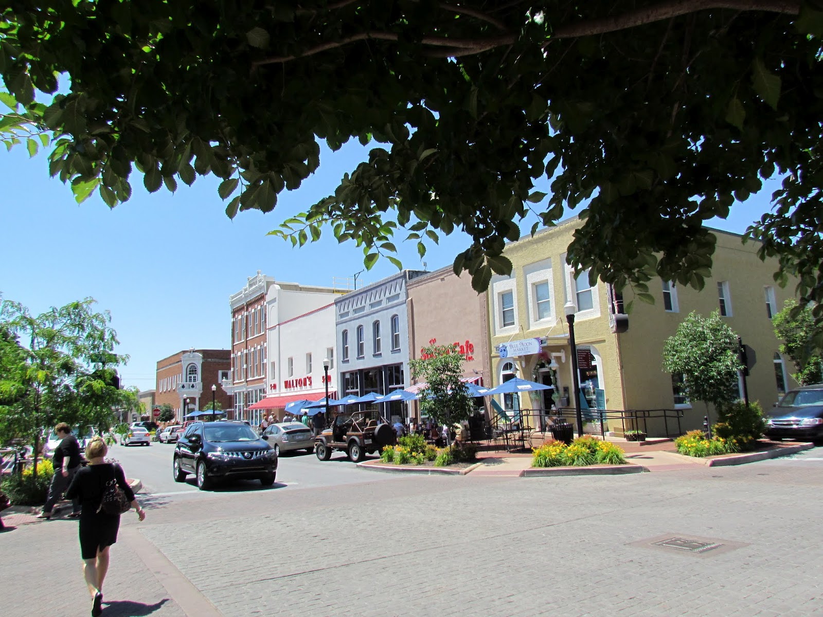 Roving Reports by Doug P: 2012-14 Bentonville Arkansas