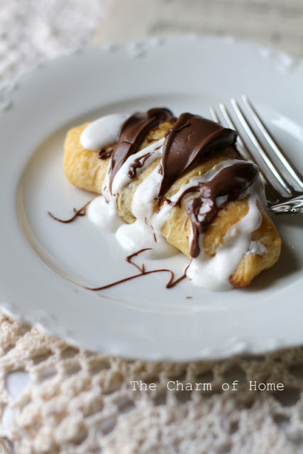 S'mores Crescent Pastry: The Charm of Home