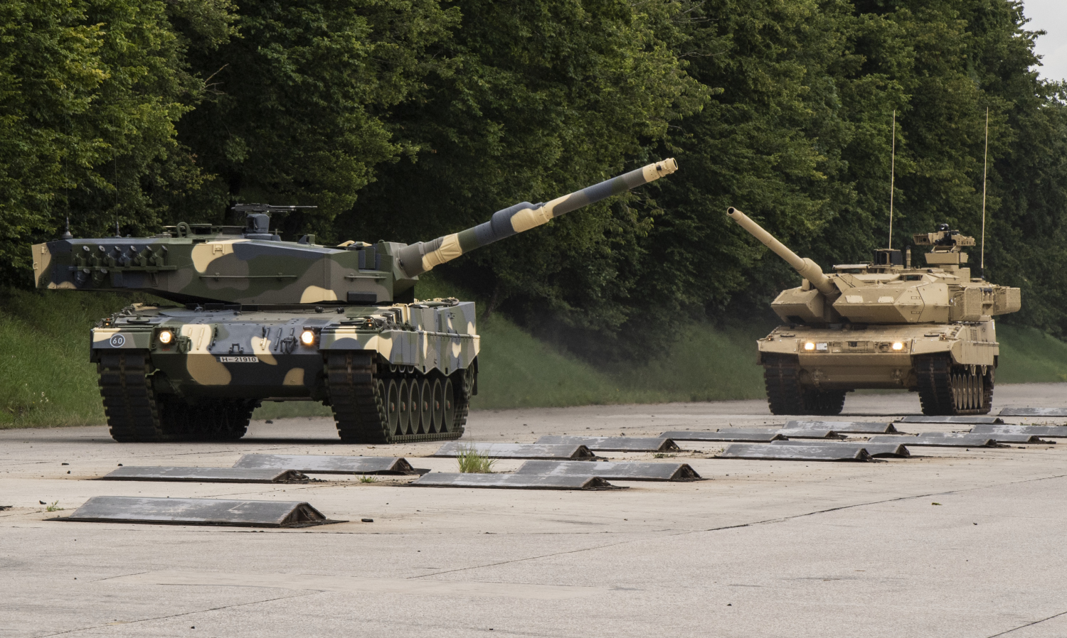 Угорщина скоро отримає перші танки Leopard 2A4