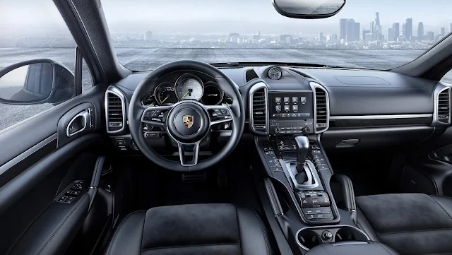 Porsche Cayenne Platinum Edition - interior