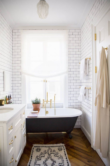 Desain Kamar Mandi dengan Bak Air Desain Kamar Mandi dengan Bak Air