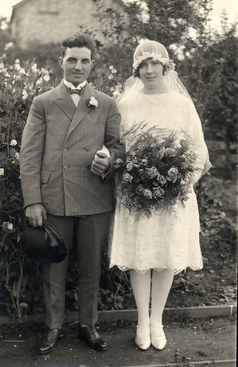 50 Fascinating Vintage Wedding Photos From the Roaring 20s Vintage