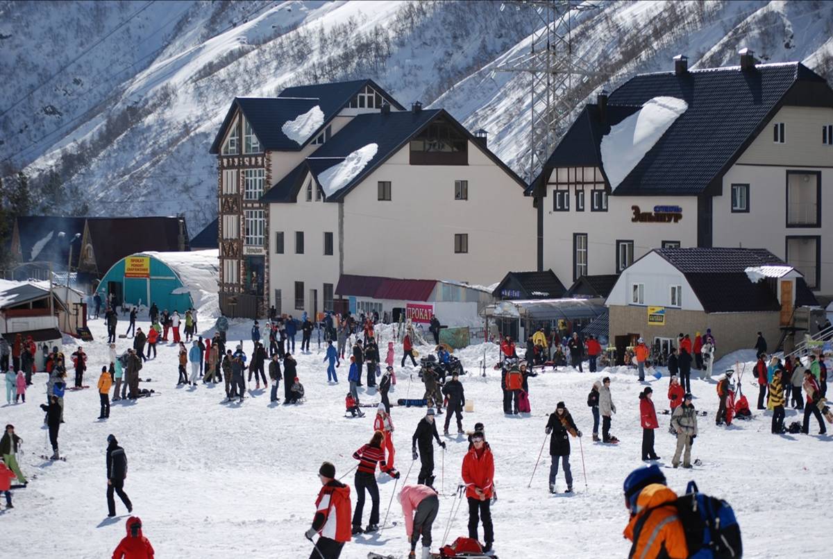 отель azaustar приэльбрусье. эльбрус терскол зима. приэльбрусье отдых зимой. терскол приэльбрусье зима. терскол приэльбрусье экскурсии.