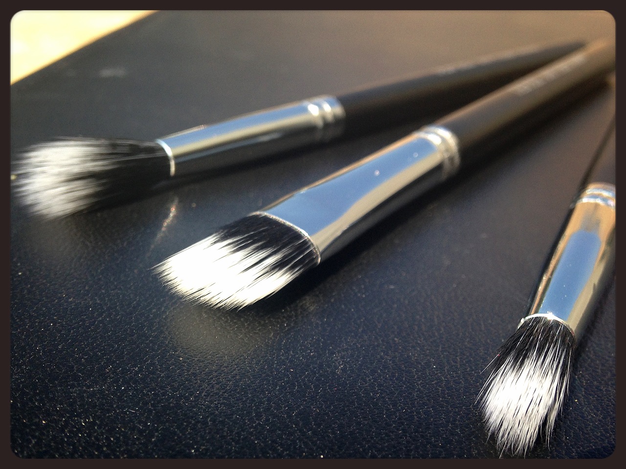 Crown Brush Duo Fibre Brushes for The Eyes