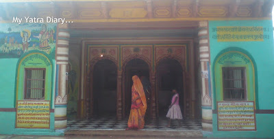 Temple on the banks of River Yamuna, Brahmand Ghat, Uttar Pradesh