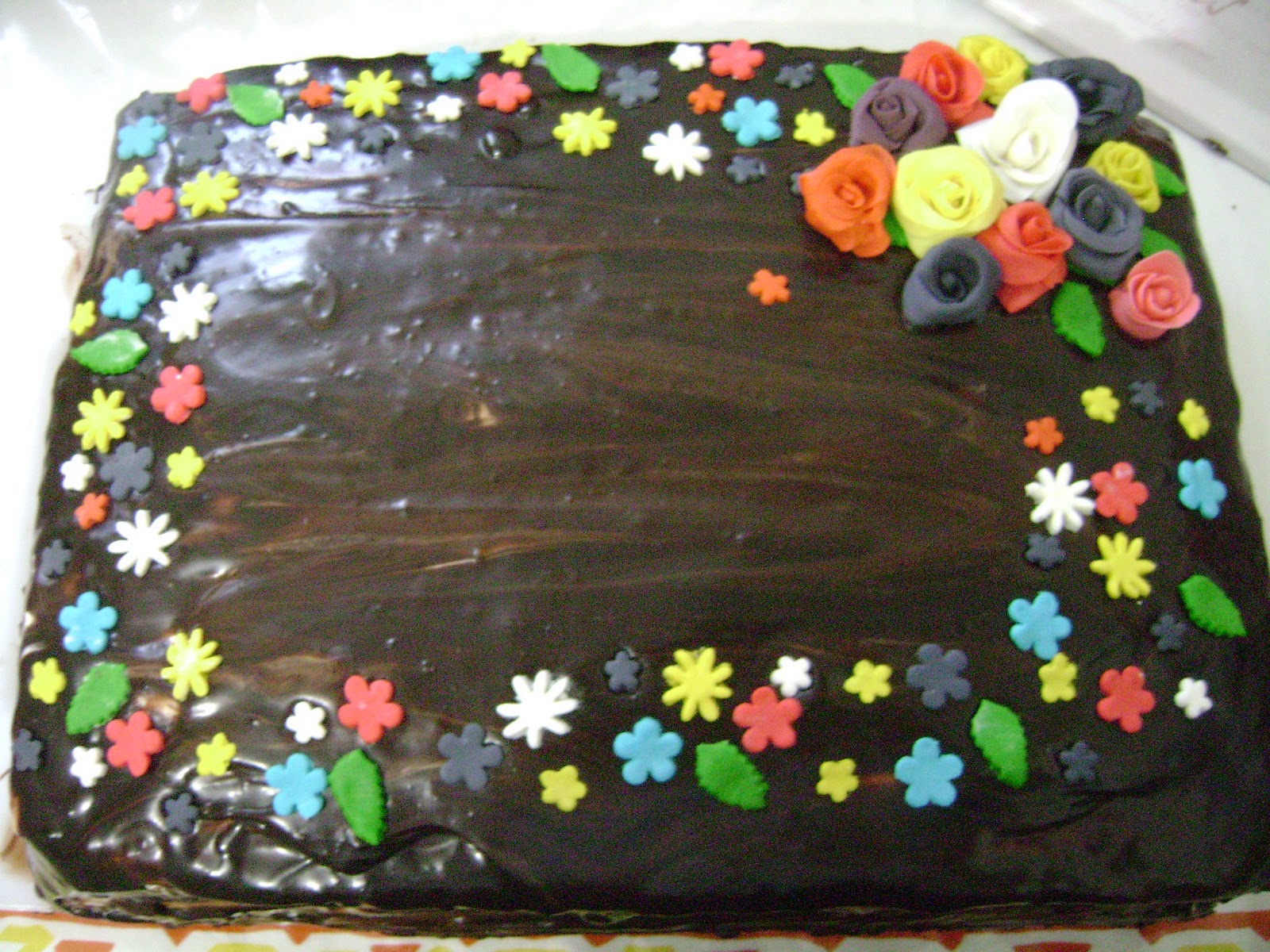 Hayatı GANAJ ÇİKOLATA KAPLAMALI YAŞPASTA