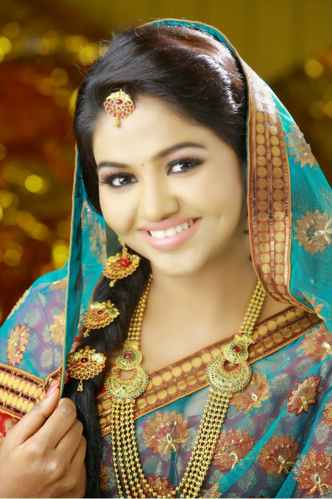 Latest Stills Tamil Actress Shalu Glamorous Photos Stills ~ LATEST