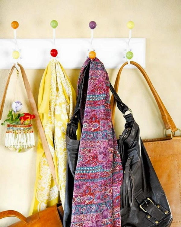 Practical ideas for storing bags