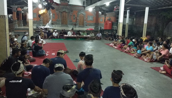 Gelar Simakrama, Pasangan BAGIA Terima Kebulatan Tekad Warga Adat Ayung