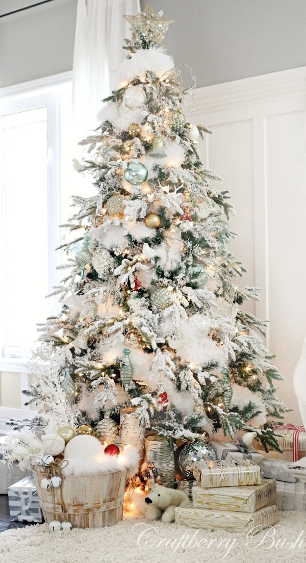 Flocked Christmas Tree | Love It or Leave It | JULIA RYAN