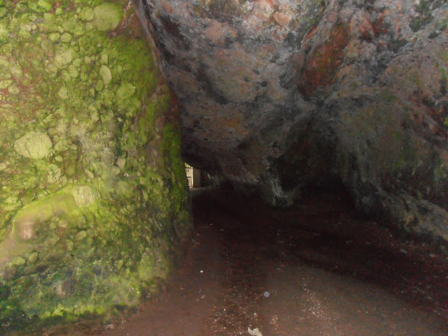 Lugar donde tuvo lugar el "parto" de Melisandre Las cuevas de Cushendun