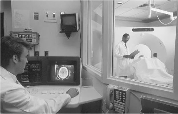 Скан оператор. Досмотровые рентгенотелевизионные аппараты в таможне. Корпорация элар спб. Скан оператор. Оператор сканирования.