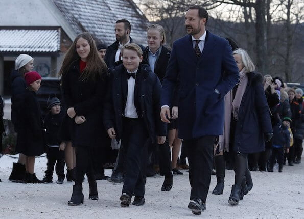 Norwegian-Crown-Prince-family-1.jpg