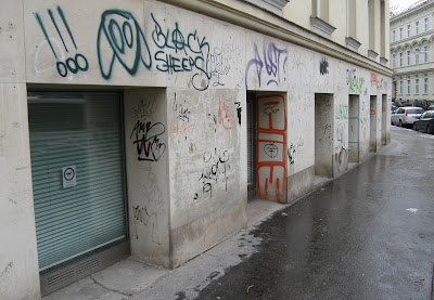 graffiti, falfirka, stencil, Wien, Vienna, Bécs, vizuális környezetszennyezés, Ausztria, Austria, Österreich