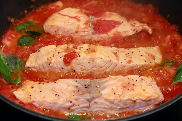 Lachs auf Tomatenbett / Семга на томатной подушке ~ Kulinarica