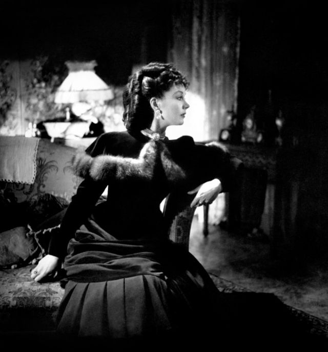 23 Breathtaking Photos of Vivien Leigh in the 1948 Film 'Anna Karenina
